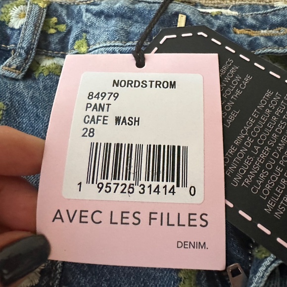 Avec les filles Embroidered Barrel leg jeans size 28 - Picture 7 of 8